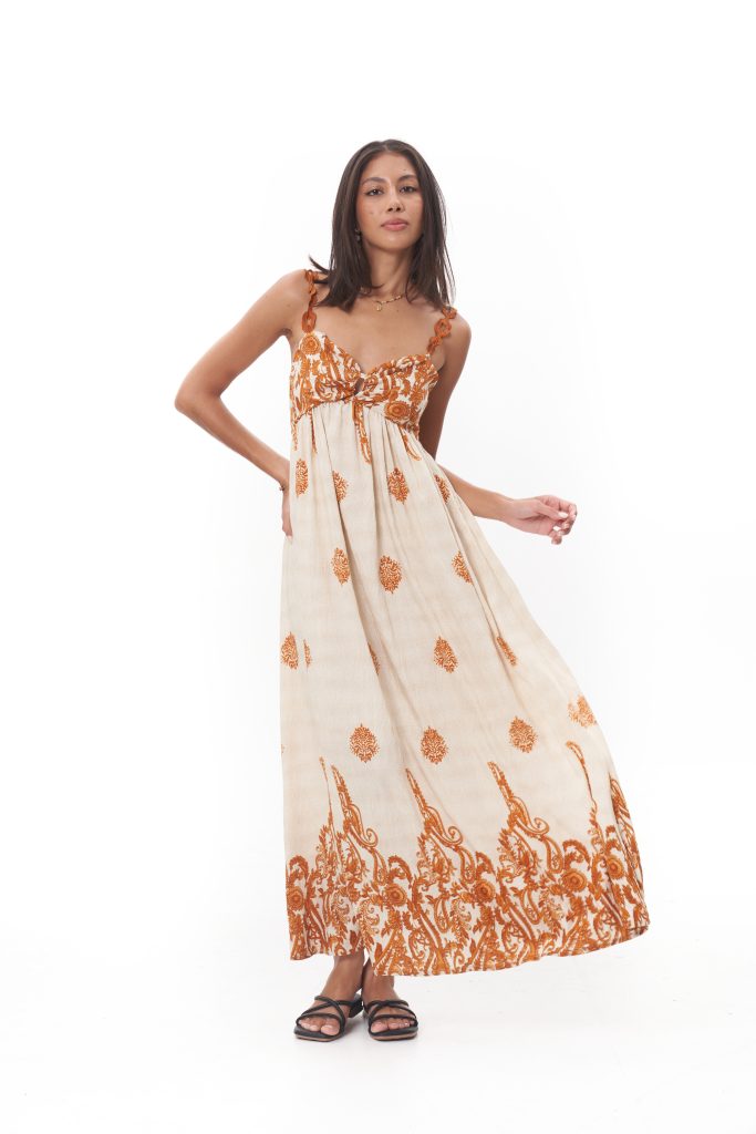 The Alira Maxi Dress features delicate shoulder straps, a softly shaped bodice, and a flowing skirt that moves with ease. Designed in a lightweight and breathable fabric, this dress offers effortless comfort and grace. It is the perfect dress for garden gatherings, sunlit afternoons, or seaside evenings.